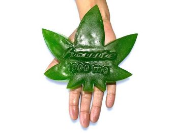 1000mg Giant Gummy Pot Leaf